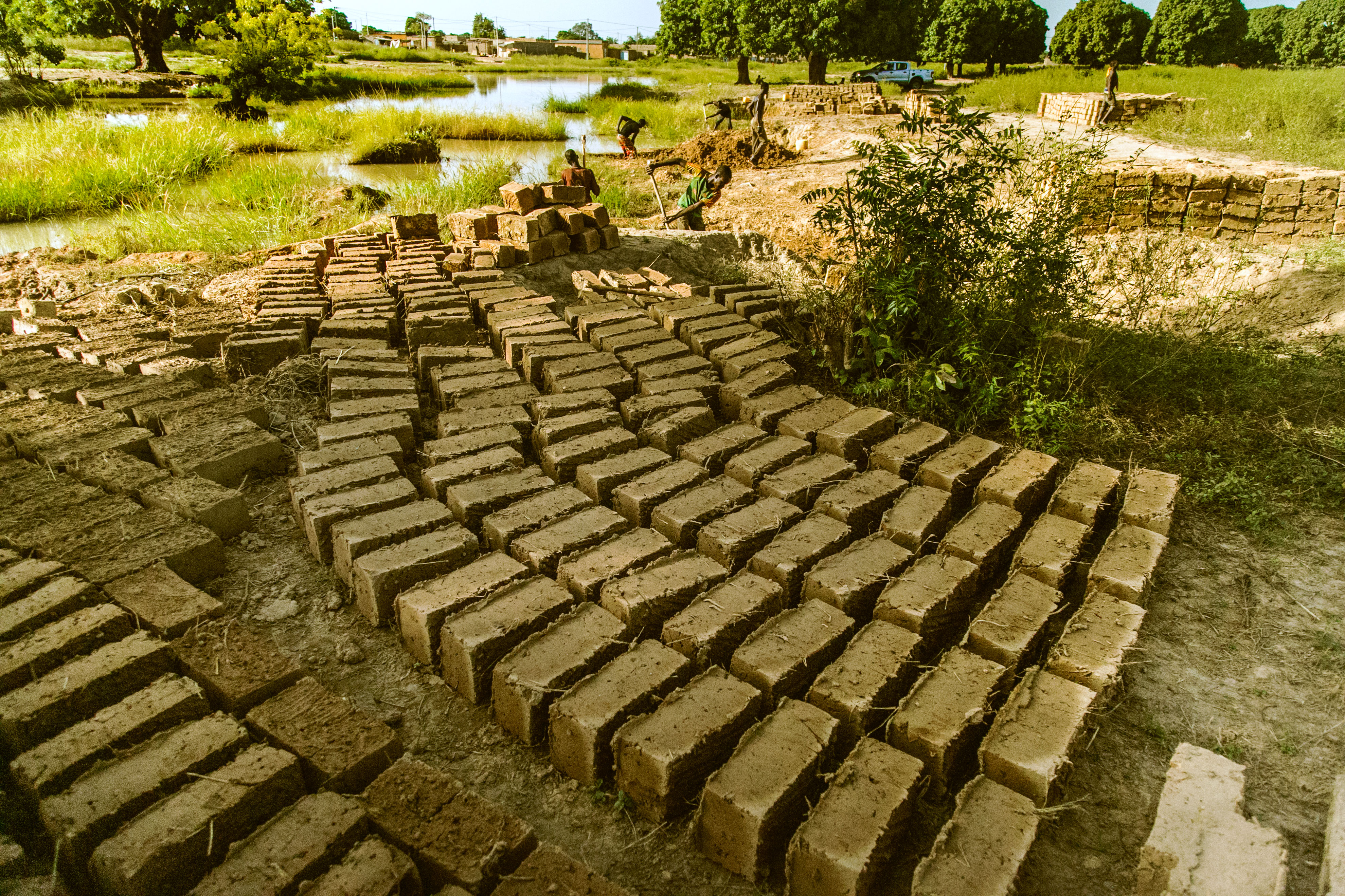 Bricks_Earth_Roofs_in_the_Sahel_Program.jpg