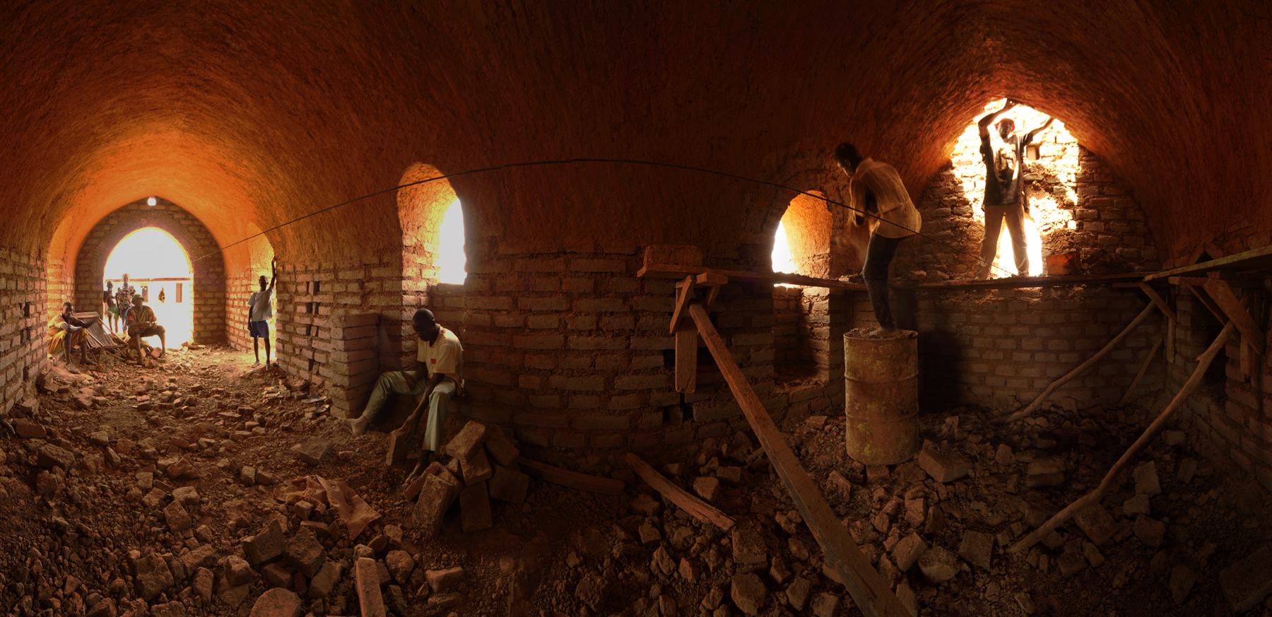 Inside_a_Nubial_Vault_-_Earth_Roofs_in_the_Sahel_Program.jpg